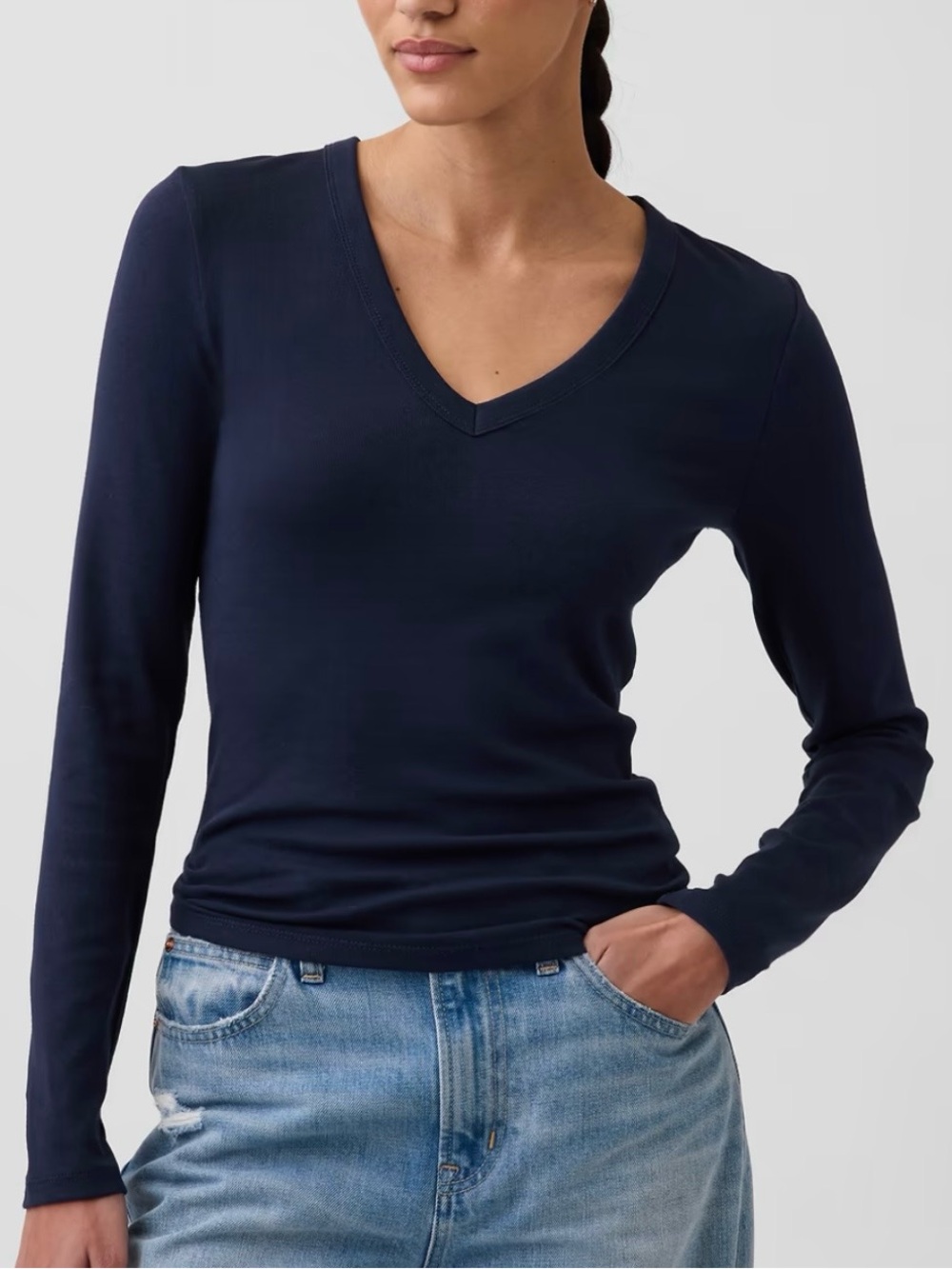 NWT Gap Modern V-Neck Tee